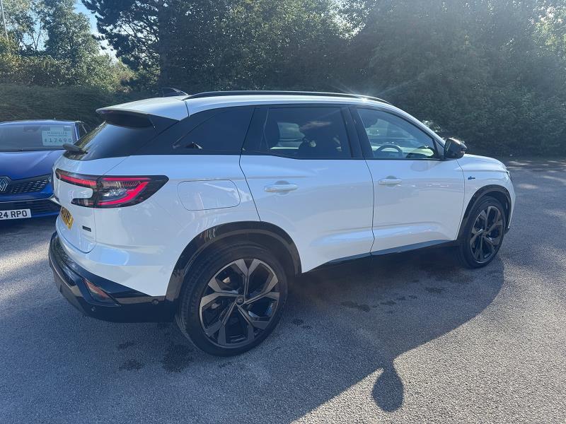 2023 73 Renault Austral E-tech Fhev Techno Esprit Alpine 5dr Auto Hybrid Petrol Automatic In White