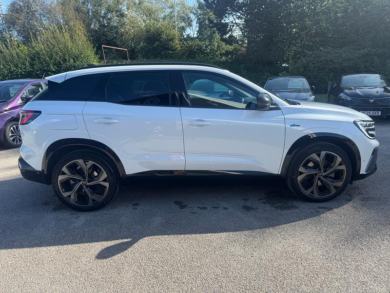 2023 73 Renault Austral E-tech Fhev Techno Esprit Alpine 5dr Auto Hybrid Petrol Automatic In White