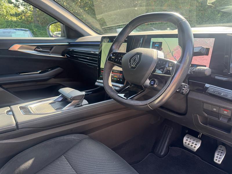 2023 73 Renault Austral E-tech Fhev Techno Esprit Alpine 5dr Auto Hybrid Petrol Automatic In White