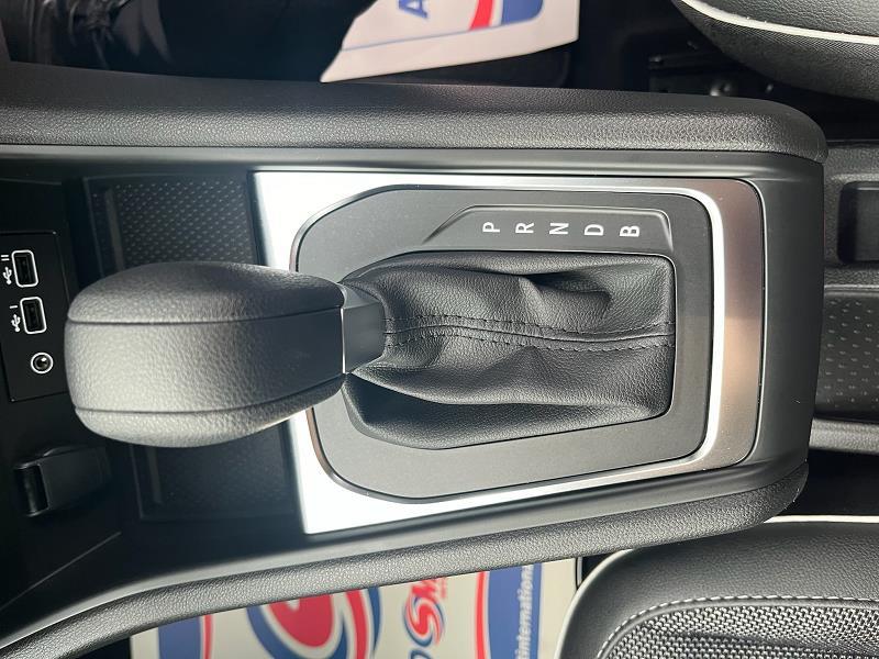 2024 24 Renault Captur 1.6 E-tech Full Hybrid 145 Techno 5dr Auto Hybrid Electric Automatic In Grey/black