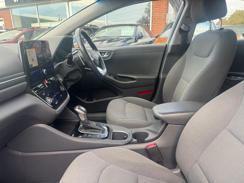 2020 70 Hyundai Ioniq 1.6 Gdi Plug-in Hybrid Premium 5dr Dct Plug In Hybrid Petrol Automatic In Silver