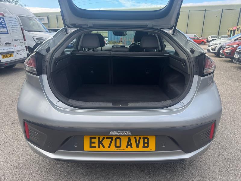 2020 70 Hyundai Ioniq 1.6 Gdi Plug-in Hybrid Premium 5dr Dct Plug In Hybrid Petrol Automatic In Silver