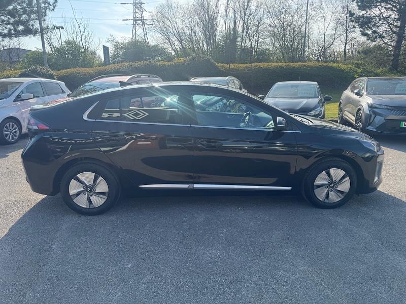 2021 21 Hyundai Ioniq 1.6 Gdi Hybrid Premium 5dr Dct Hybrid Petrol Automatic In Black