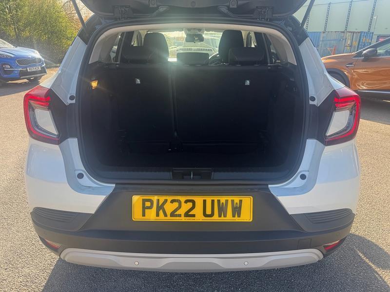 2022 22 Renault Captur 1.3 Tce 140 Iconic Edition 5dr Petrol Manual In Arctic White