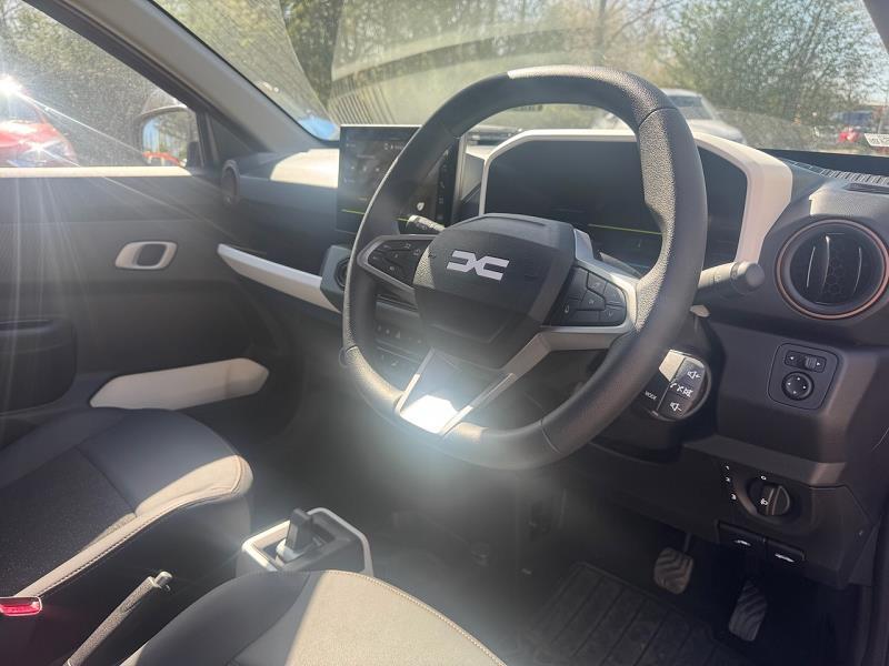 2024 74 Dacia Spring 27kwh Extreme 65 48kw 5dr Auto  Automatic In Brick Red