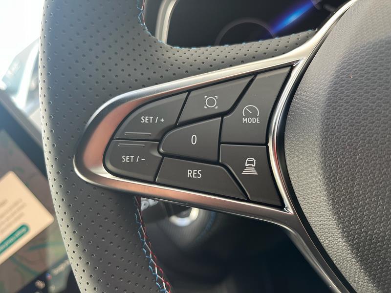 2025 75 Renault Captur 1.8 E-tech Full Hybrid 160 Esprit Alpine 5dr Auto Hybrid Petrol Automatic In Arctic White / Black Roof