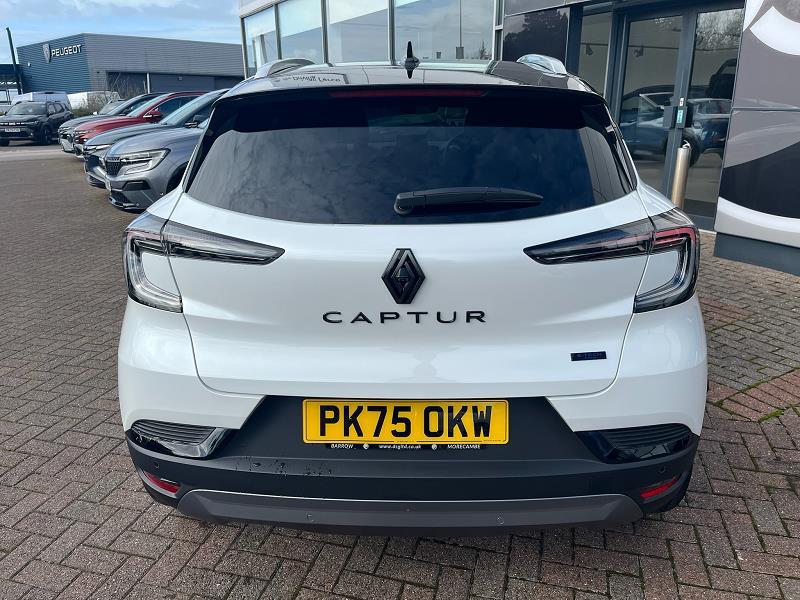 2025 75 Renault Captur 1.8 E-tech Full Hybrid 160 Esprit Alpine 5dr Auto Hybrid Petrol Automatic In Arctic White / Black Roof