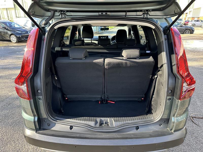 2024 73 Dacia Jogger 1.6 Hev Extreme 5dr Auto Hybrid Petrol Automatic In Cedar Green