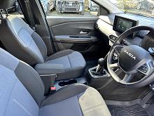 2024 73 Dacia Jogger 1.6 Hev Extreme 5dr Auto Hybrid Petrol Automatic In Cedar Green