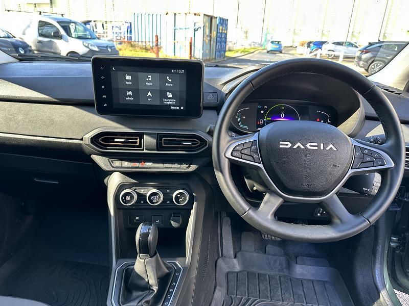 2024 73 Dacia Jogger 1.6 Hev Extreme 5dr Auto Hybrid Petrol Automatic In Cedar Green