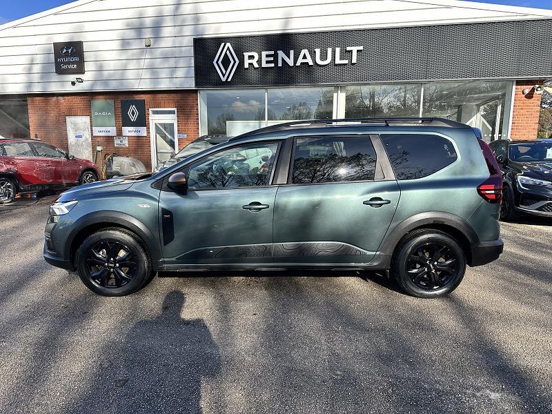 2024 73 Dacia Jogger 1.6 Hev Extreme 5dr Auto Hybrid Petrol Automatic In Cedar Green