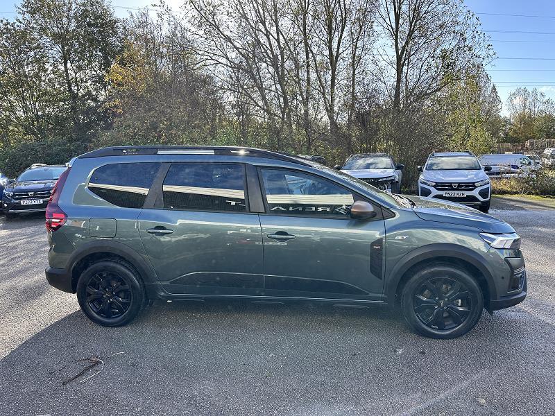 2024 73 Dacia Jogger 1.6 Hev Extreme 5dr Auto Hybrid Petrol Automatic In Cedar Green