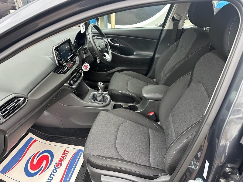 2021 21 Hyundai I30 1.0t Gdi Se Connect 5dr Petrol Manual In Dark Knight
