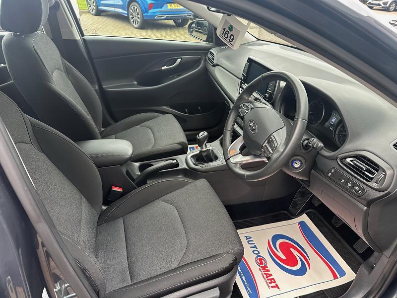 2021 21 Hyundai I30 1.0t Gdi Se Connect 5dr Petrol Manual In Dark Knight