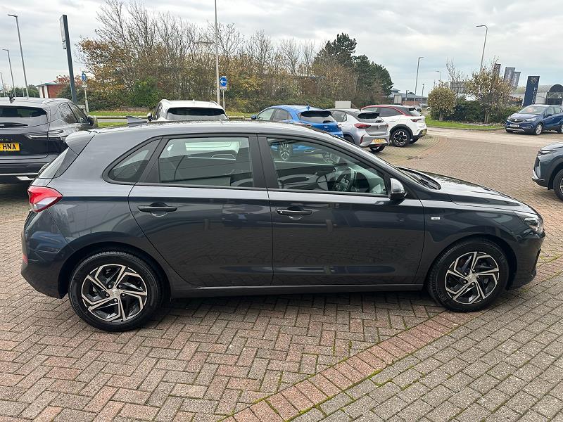 2021 21 Hyundai I30 1.0t Gdi Se Connect 5dr Petrol Manual In Dark Knight