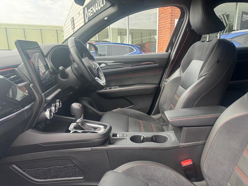 2022 22 Renault Arkana 1.6 E-tech Hybrid 145 R.s. Line 5dr Auto Hybrid Petrol Automatic In Metallic Black