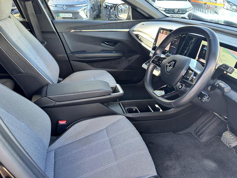 2022 72 Renault Megane E-tech Ev60 160kw Techno 60kwh Optimum Charge 5dr Auto Electric Automatic In Black/grey