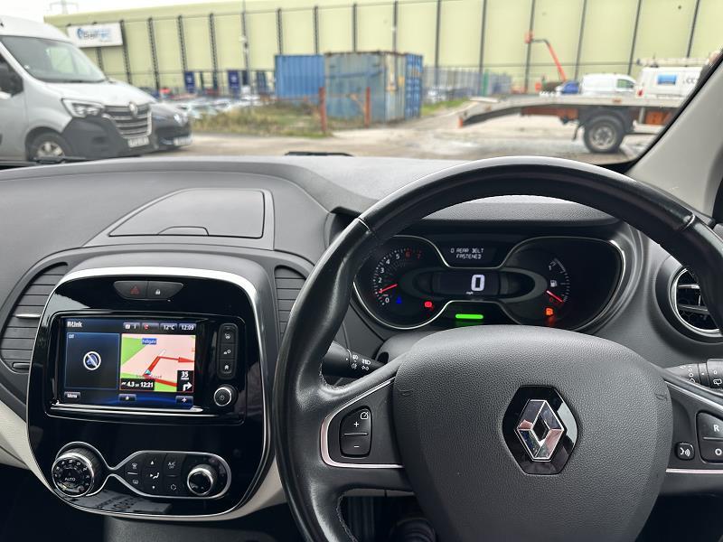 2018 18 Renault Captur 0.9 Tce 90 Gt Line 5dr Petrol Manual In Flame Red / Black Roof