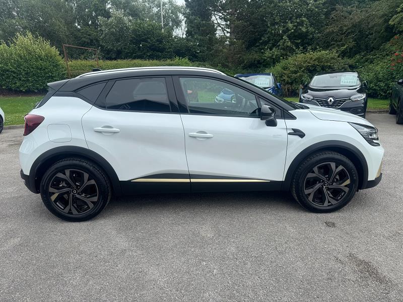 2023 23 Renault Captur 1.6 E-tech Full Hybrid 145 Engineered 5dr Auto Hybrid Electric Automatic In Arctic White With Black Roof