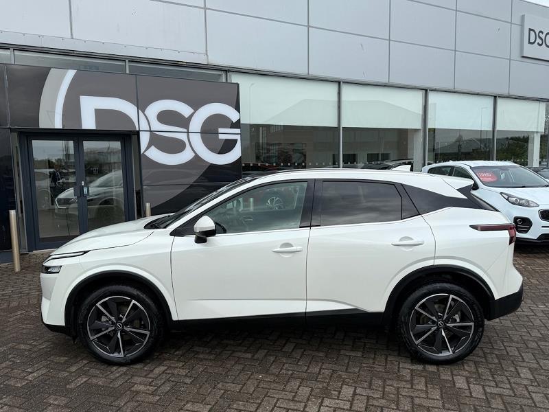 2024 24 Nissan Qashqai 1.3 Dig-t Mh Tekna 5dr Hybrid Electric Manual In White