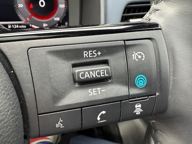 2024 24 Nissan Qashqai 1.3 Dig-t Mh Tekna 5dr Hybrid Electric Manual In White