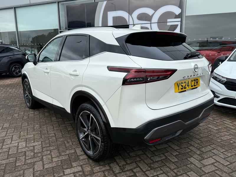 2024 24 Nissan Qashqai 1.3 Dig-t Mh Tekna 5dr Hybrid Electric Manual In White
